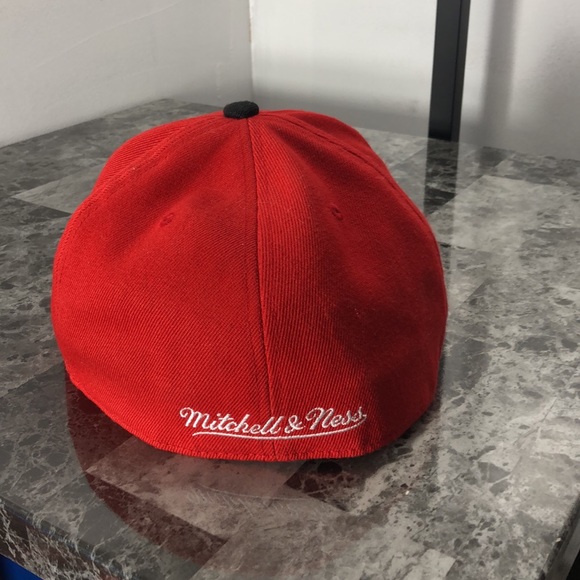 Mitchell & Ness Windy City Chicago Bulls Fitted Flat Bill 7 3/4 Hat - Picture 3 of 6